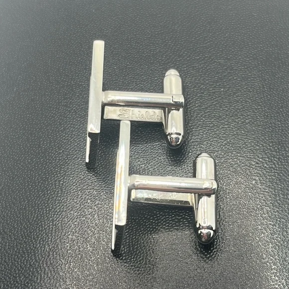Shields Fifth Avenue boxed NEW silver tone rectangle cuff links line design